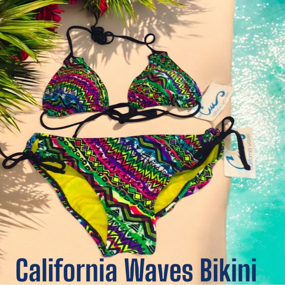 California Waves 🌊 Geometric/ Tie Dye Bikini 👙 Size Large NWT